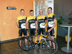 ETA soutient une équipe de cyclisme lors de sa Race around Slovenia
